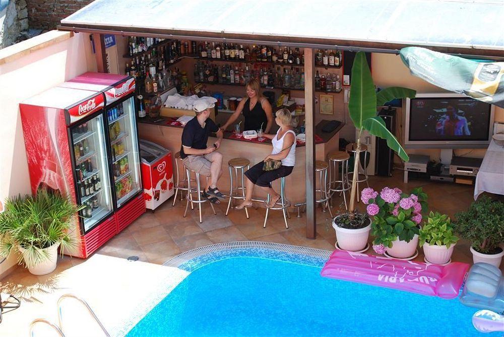 Italia Hotel ネセバル エクステリア 写真