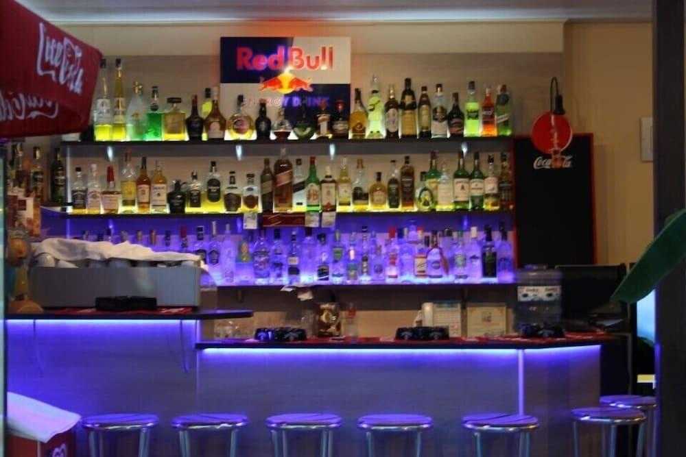 Italia Hotel ネセバル エクステリア 写真