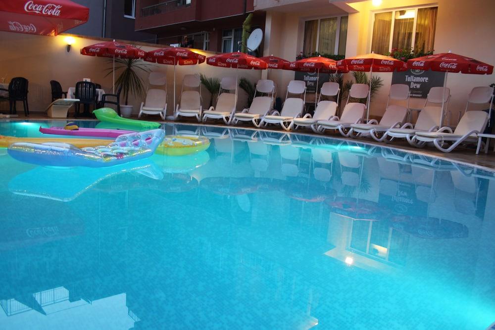 Italia Hotel ネセバル エクステリア 写真