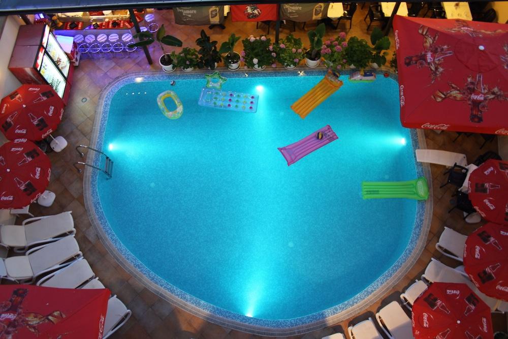 Italia Hotel ネセバル エクステリア 写真
