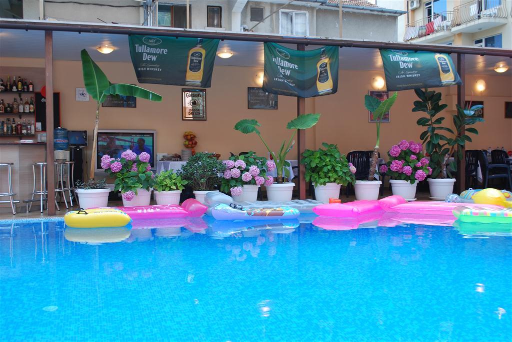 Italia Hotel ネセバル エクステリア 写真
