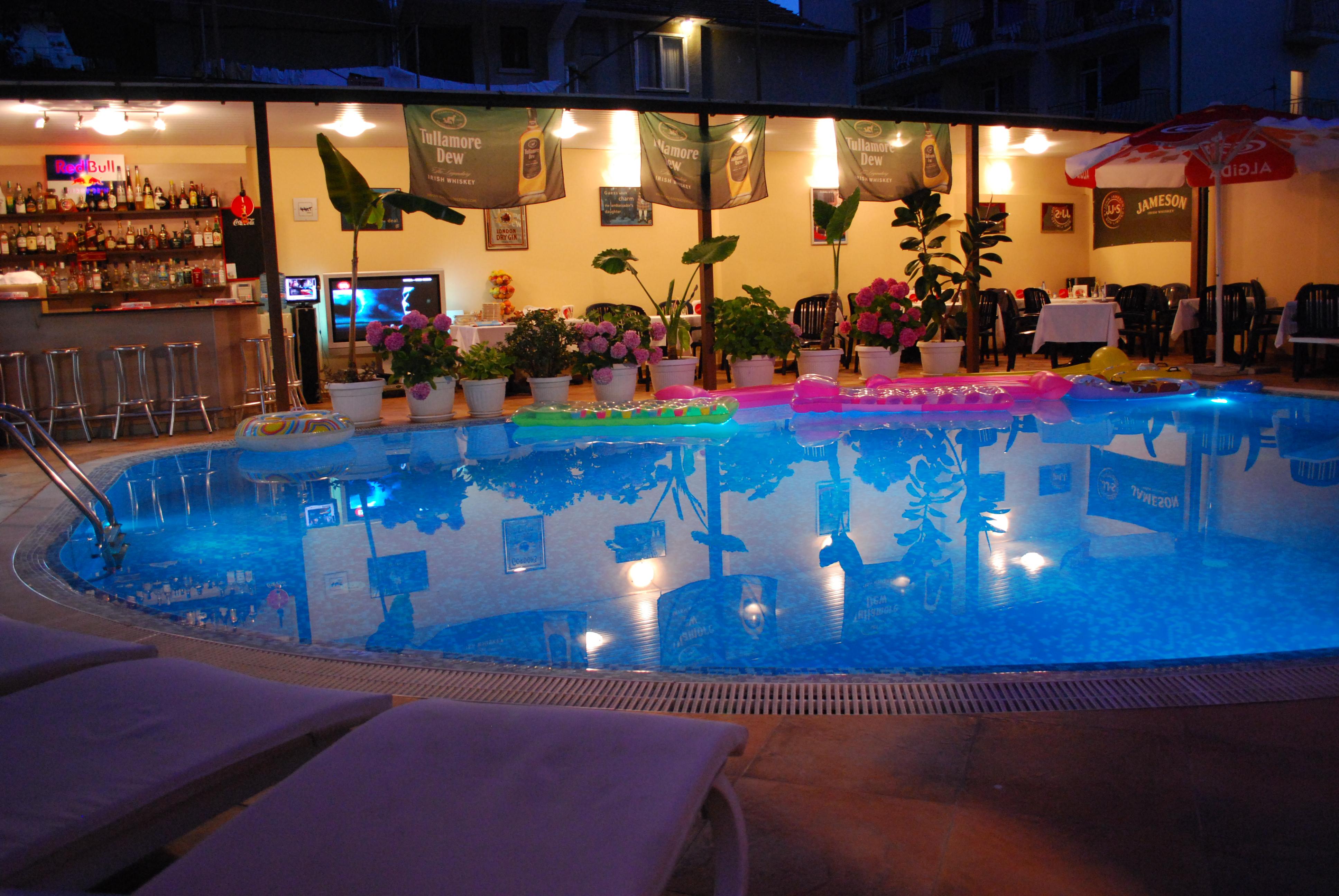 Italia Hotel ネセバル エクステリア 写真