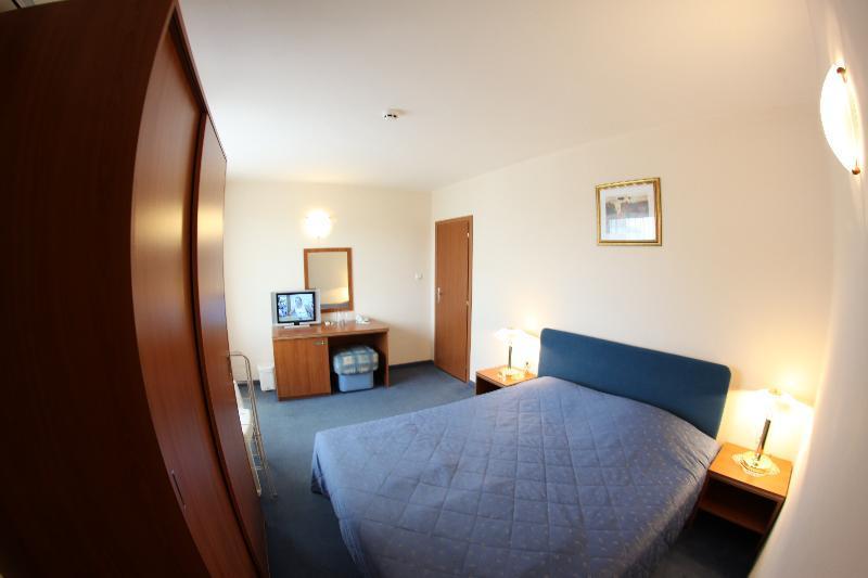 Italia Hotel ネセバル エクステリア 写真