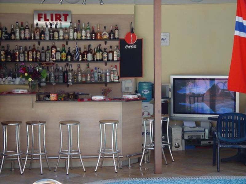 Italia Hotel ネセバル エクステリア 写真
