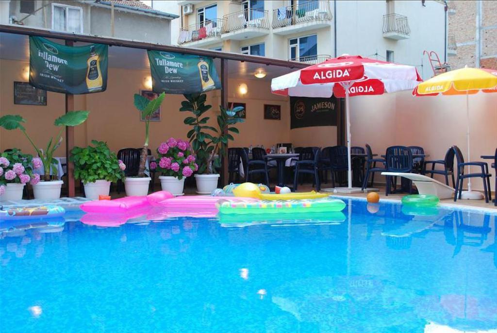 Italia Hotel ネセバル エクステリア 写真